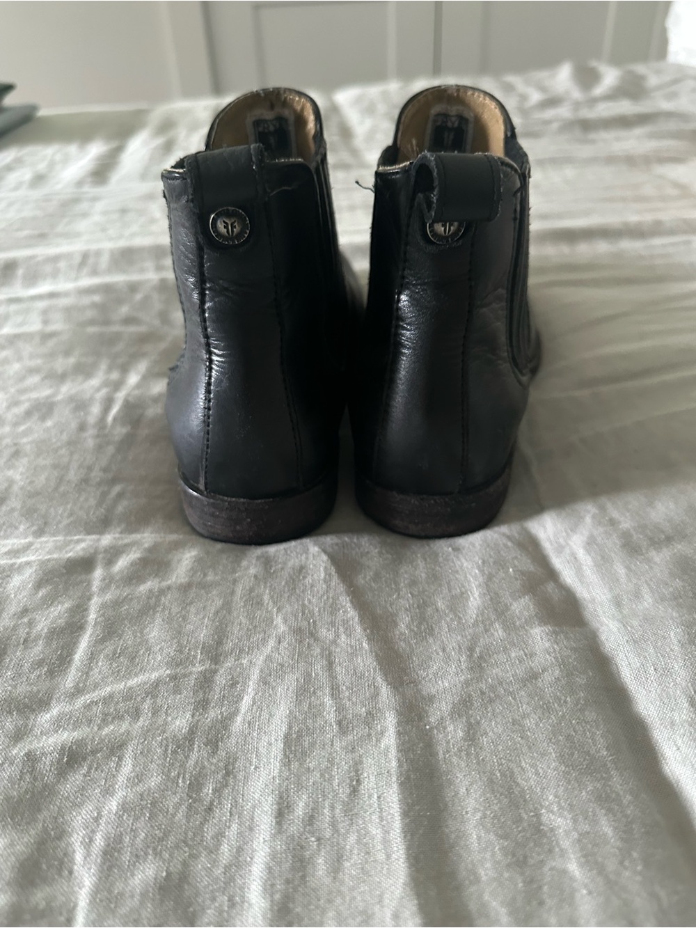 FRYE Women’s Black Chelsea Boots Size 9 - Picture 3 of 6